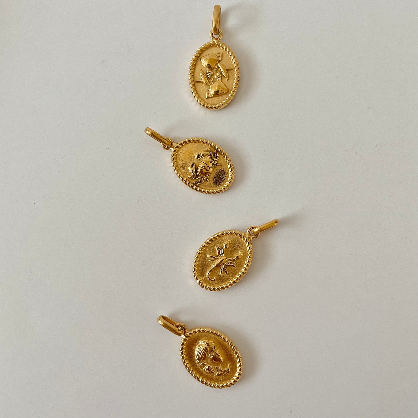 Zodiac 2.0 Necklace - 18k Gold Plated